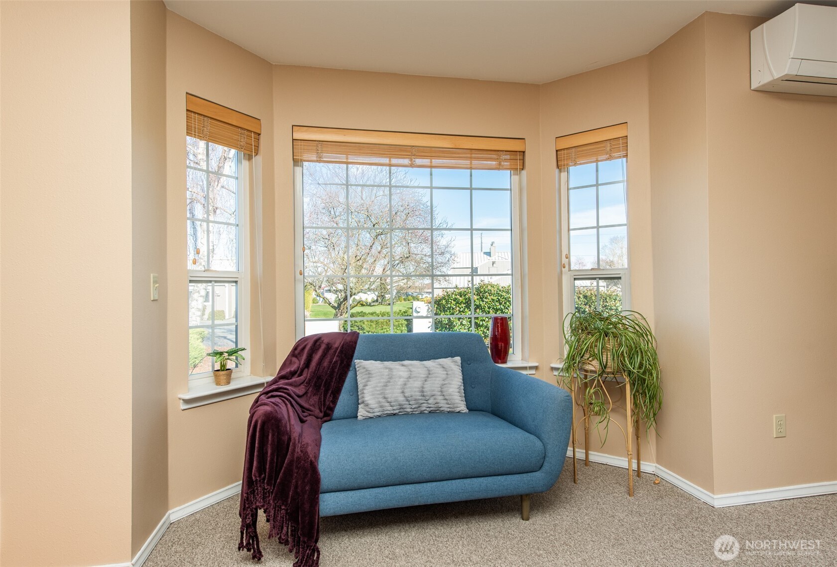 892 North Oxford Way Sequim, WA 98382 - Photo 13 of 38 a living room with furniture and a window