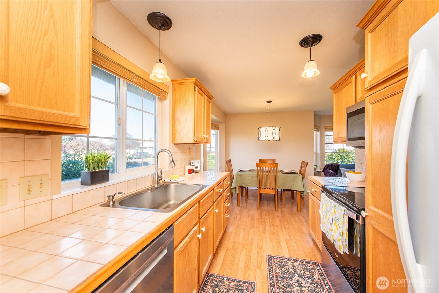 892 North Oxford Way Sequim, WA 98382 - Photo 8 of 38 a very nice looking room with a large window