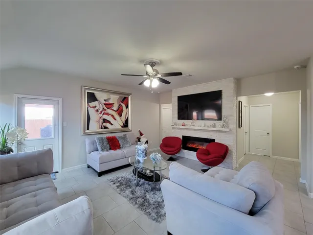 $270,000 | 610 Autumn Flats Way, Rosharon, TX 77583