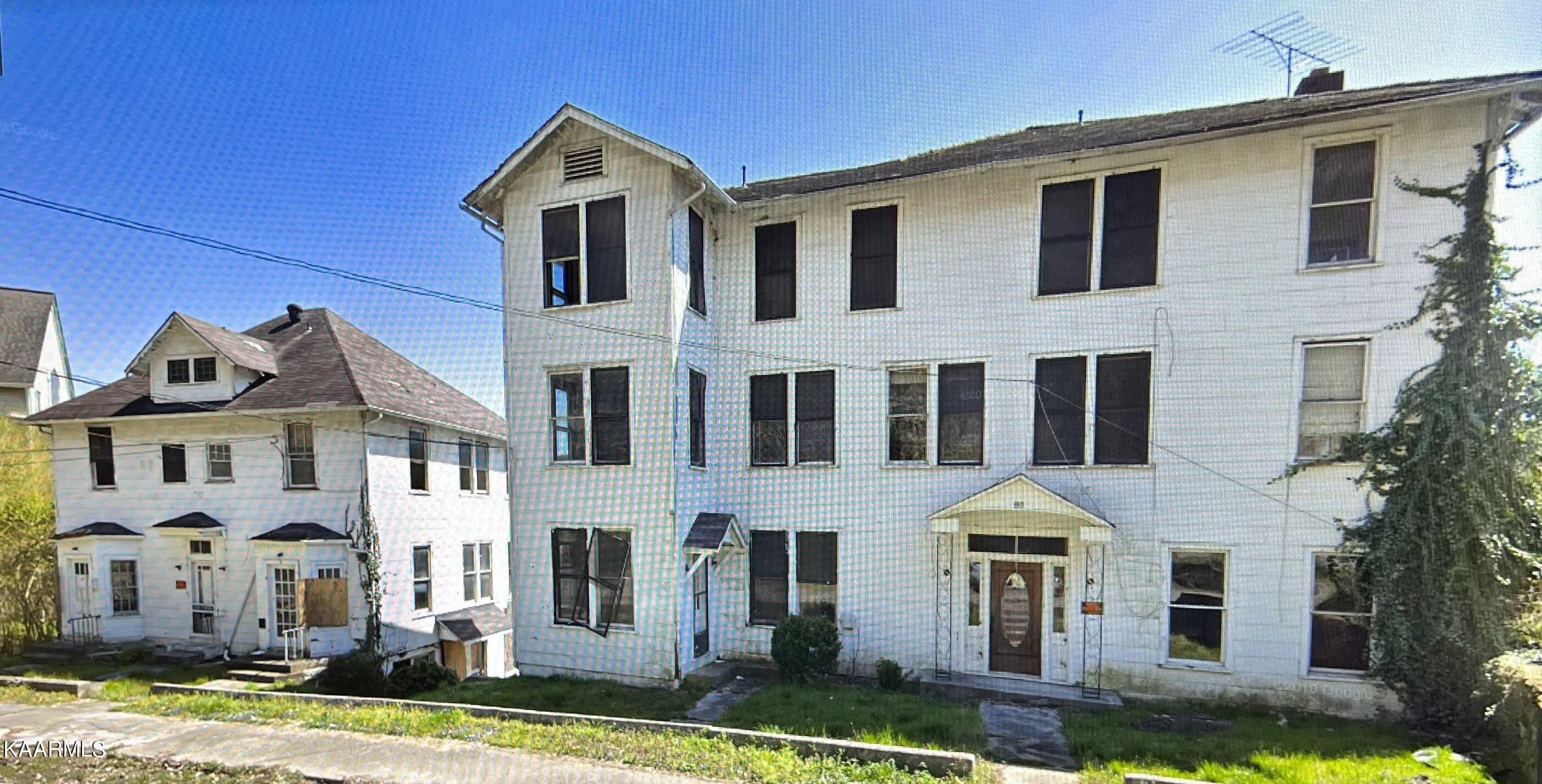 103-105 Edgewood Road Middlesboro, KY 40965 - Photo 3 of 3 1C92610C-4720-4BF5-8BB5-25311A341AD6