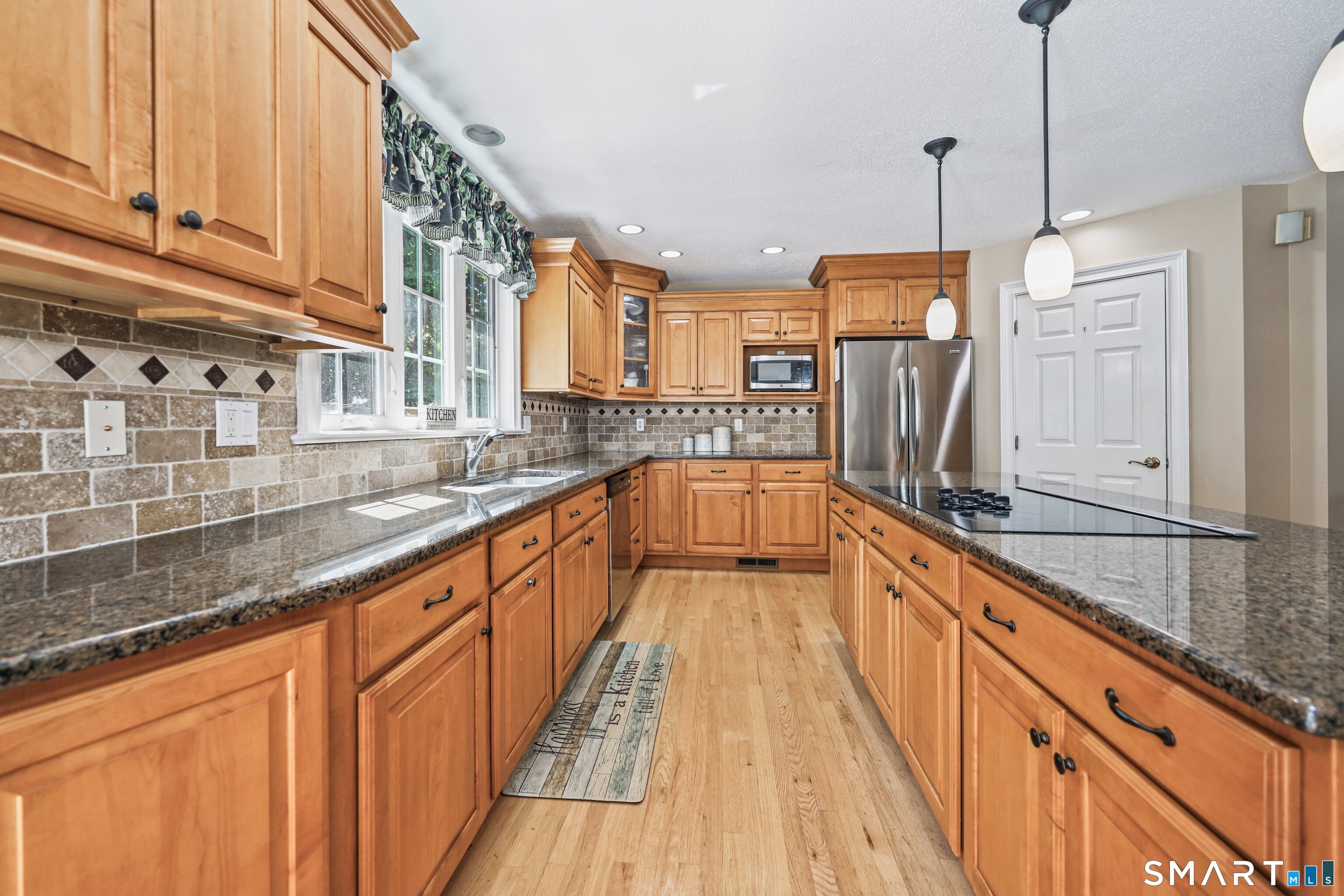 170 Valley View Road Thomaston, CT 06787 - Photo 10 of 40
