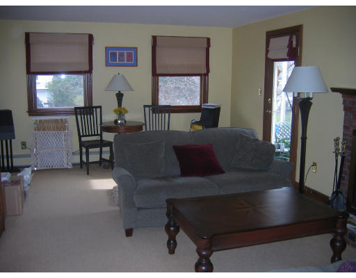 127 Wright Road Concord, MA 01742 - Photo 3 of 8 Gallery Image 3
