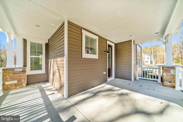 a view of an house with swimming pool