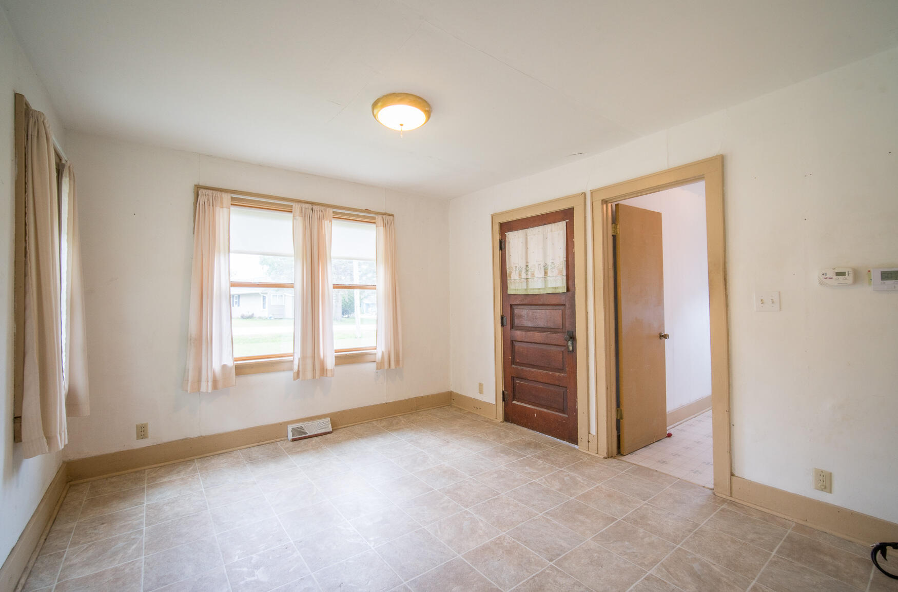7180 North River Road Trenton, WI 53090 - Photo 6 of 18 LIVING ROOM 2
