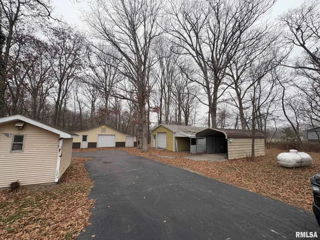 $399,900 | 10215 Bended Trail, Irving, IL 62051