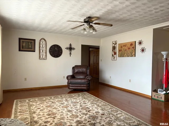 $399,900 | 10215 Bended Trail, Irving, IL 62051