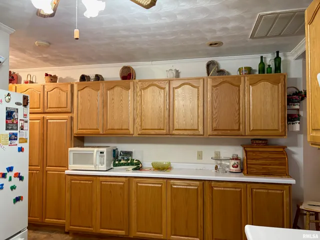 $399,900 | 10215 Bended Trail, Irving, IL 62051