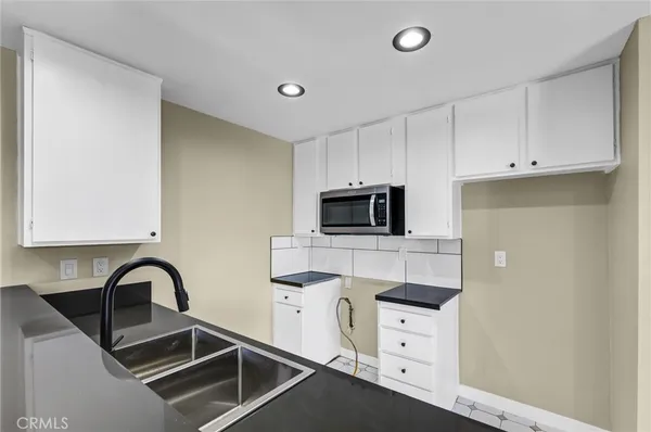 $2,500 | 20526 South Western Avenue, Torrance, CA 90501