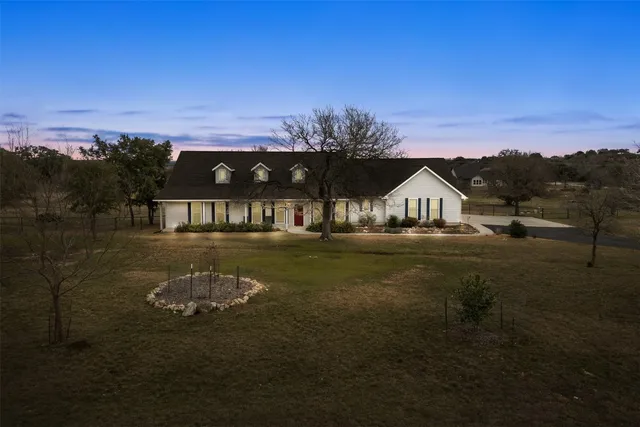 $869,500 | 106 Abierto Cove, Blanco, TX 78606