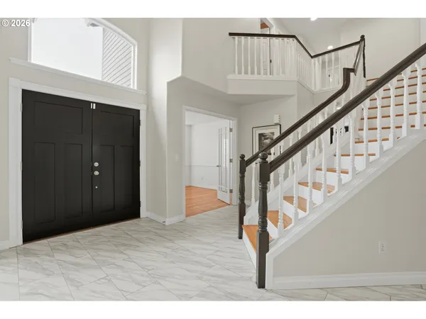 $825,000 | 14351 Southeast Crestview Drive, Clackamas, OR 97015