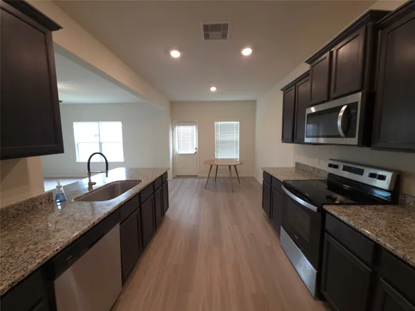 $2,100 | 305 Lone Mountain Drive, Katy, TX 77493