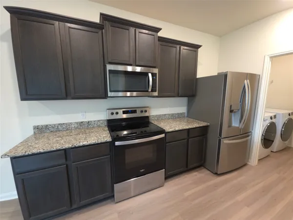 $2,100 | 305 Lone Mountain Drive, Katy, TX 77493
