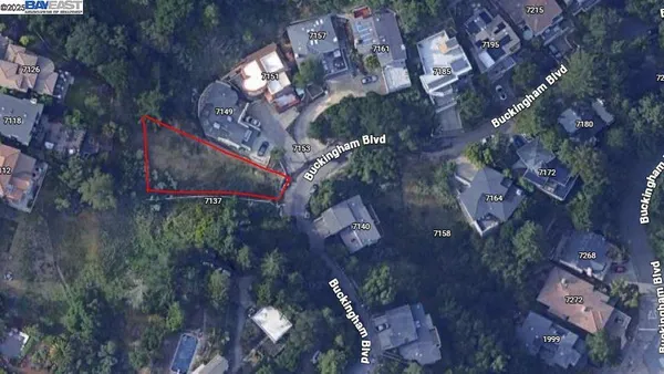 a view of outside area