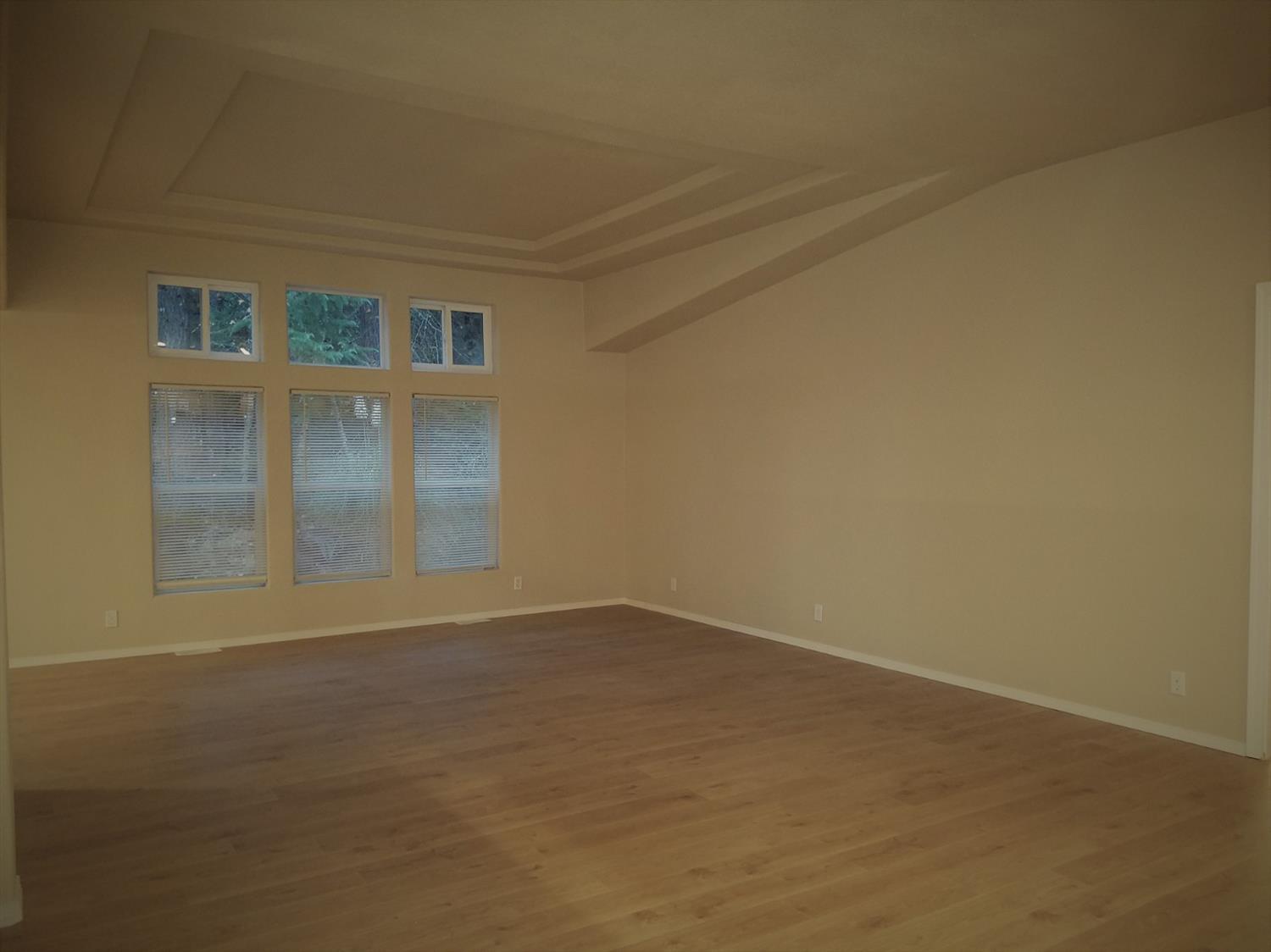 551 North Old Stage Road Cave Junction, OR 97523 - Photo 17 of 20 East side living room 2