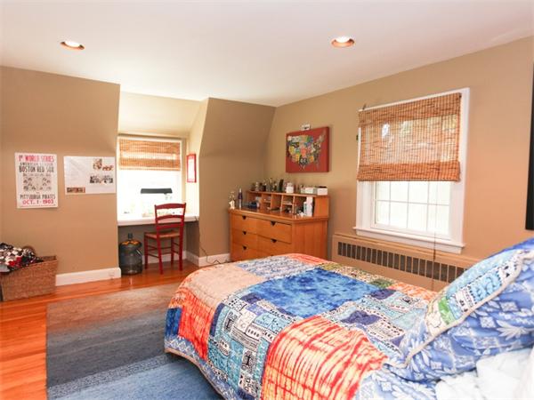 42 Canterbury Road Winchester, MA 01890 - Photo 12 of 19 Gallery Image 12