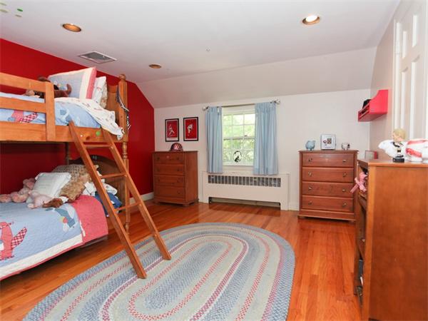 42 Canterbury Road Winchester, MA 01890 - Photo 13 of 19 Gallery Image 13