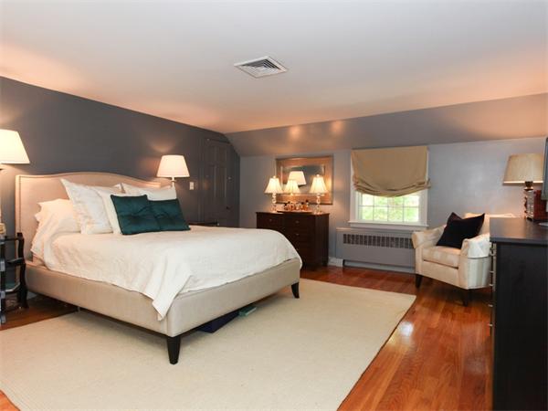 42 Canterbury Road Winchester, MA 01890 - Photo 10 of 19 Gallery Image 10