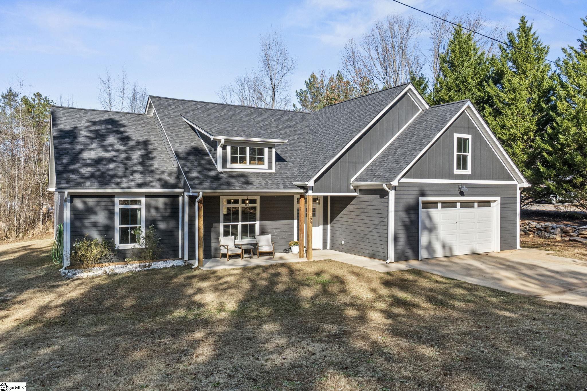 195 Rhonda Road Campobello, SC 29322 - Photo 1 of 32