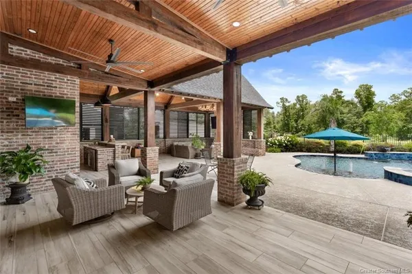 $1,299,000 | 1750 Sutherland Road, Lake Charles, LA 70611