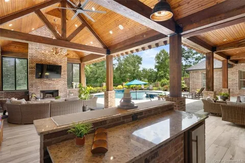 $1,299,000 | 1750 Sutherland Road, Lake Charles, LA 70611