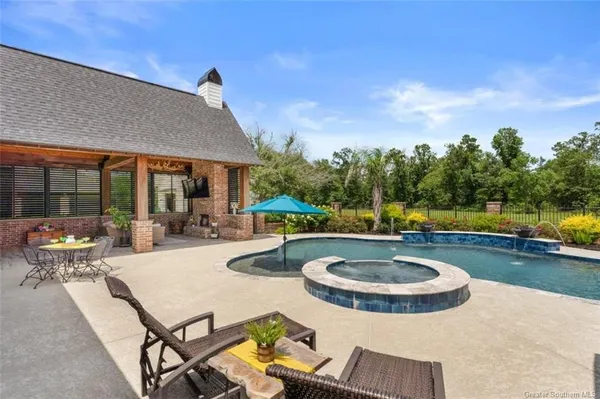 $1,299,000 | 1750 Sutherland Road, Lake Charles, LA 70611