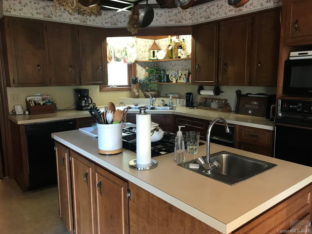 659 Lenoir Road Morganton, NC 28655 - Photo 10 of 36
