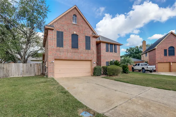 $285,000 | 326 Dunford Court, Highlands, TX 77562
