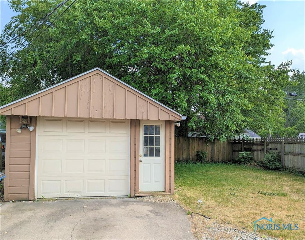 2735 Wyndale Road Toledo, OH 43613 - Photo 3 of 15 Gallery Image 3