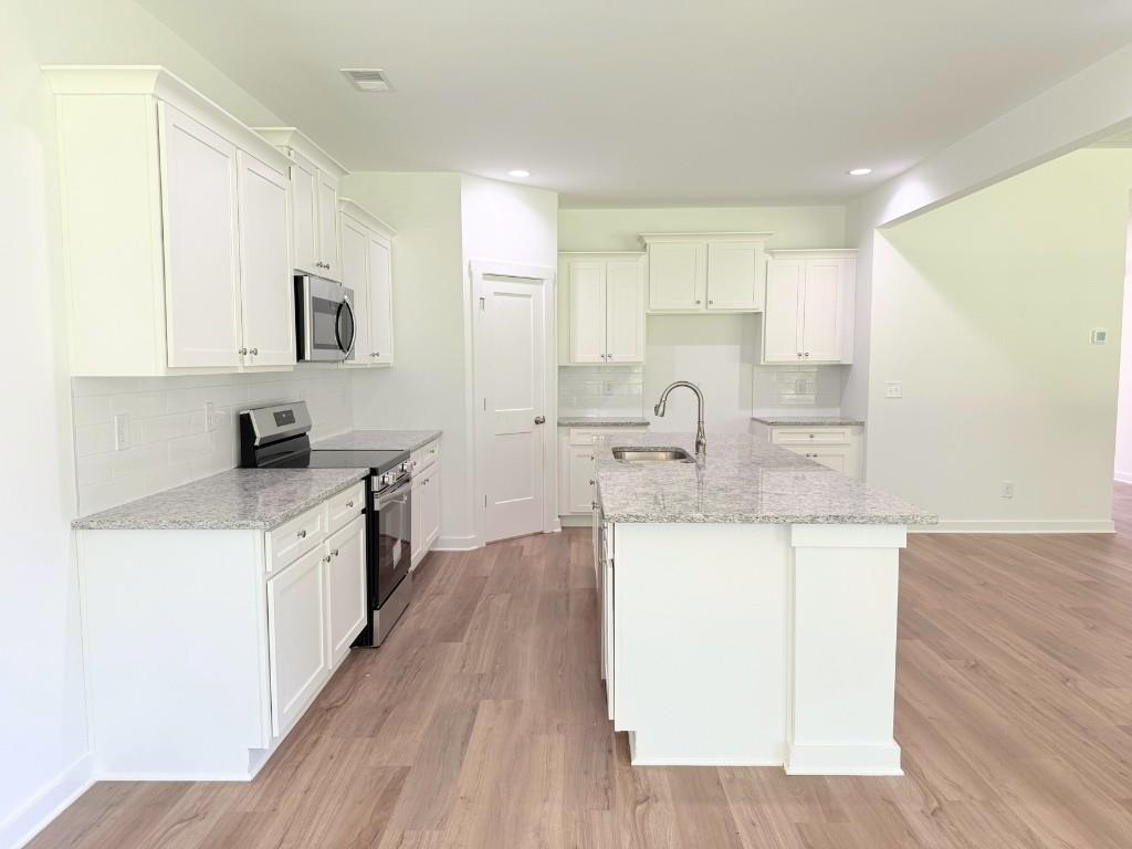 66 Westlyn Way Winder, GA 30680 - Photo 6 of 35