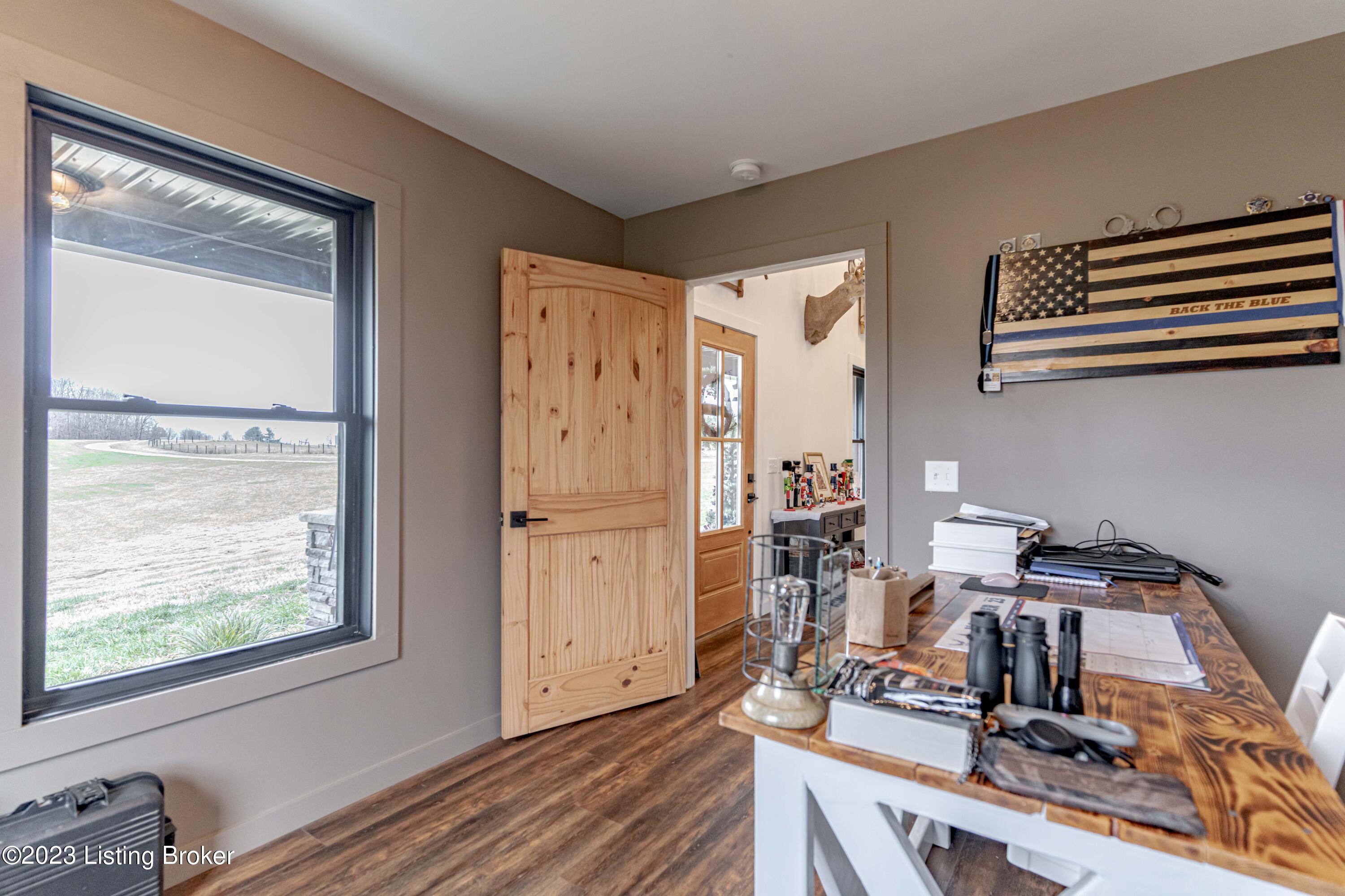 2185 McDowell Road Hodgenville, KY 42748 - Photo 34 of 90 Here's your new office...