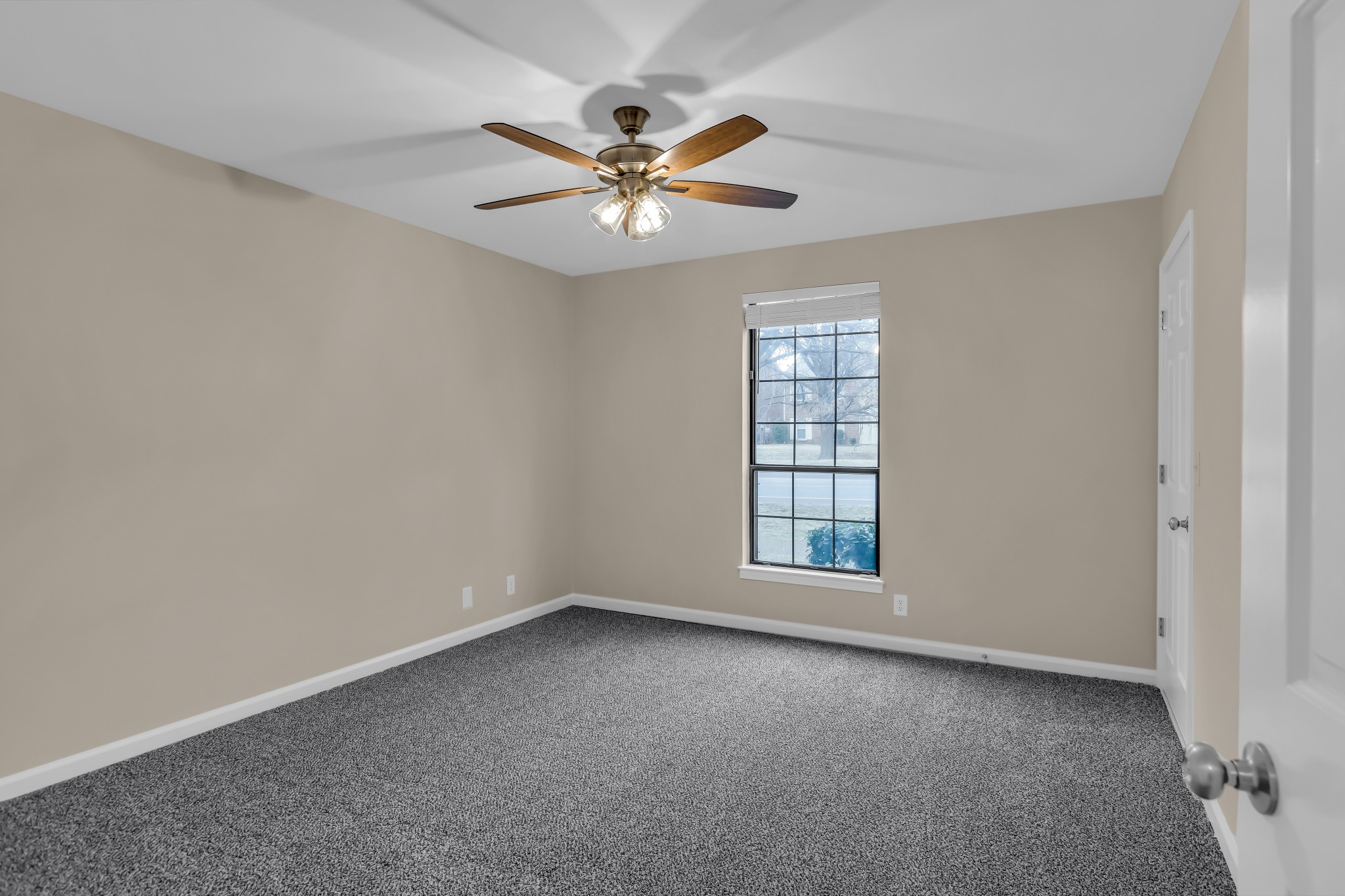 1205 General George Patton Road Nashville, TN 37221 - Photo 17 of 32 an empty room with windows and fan