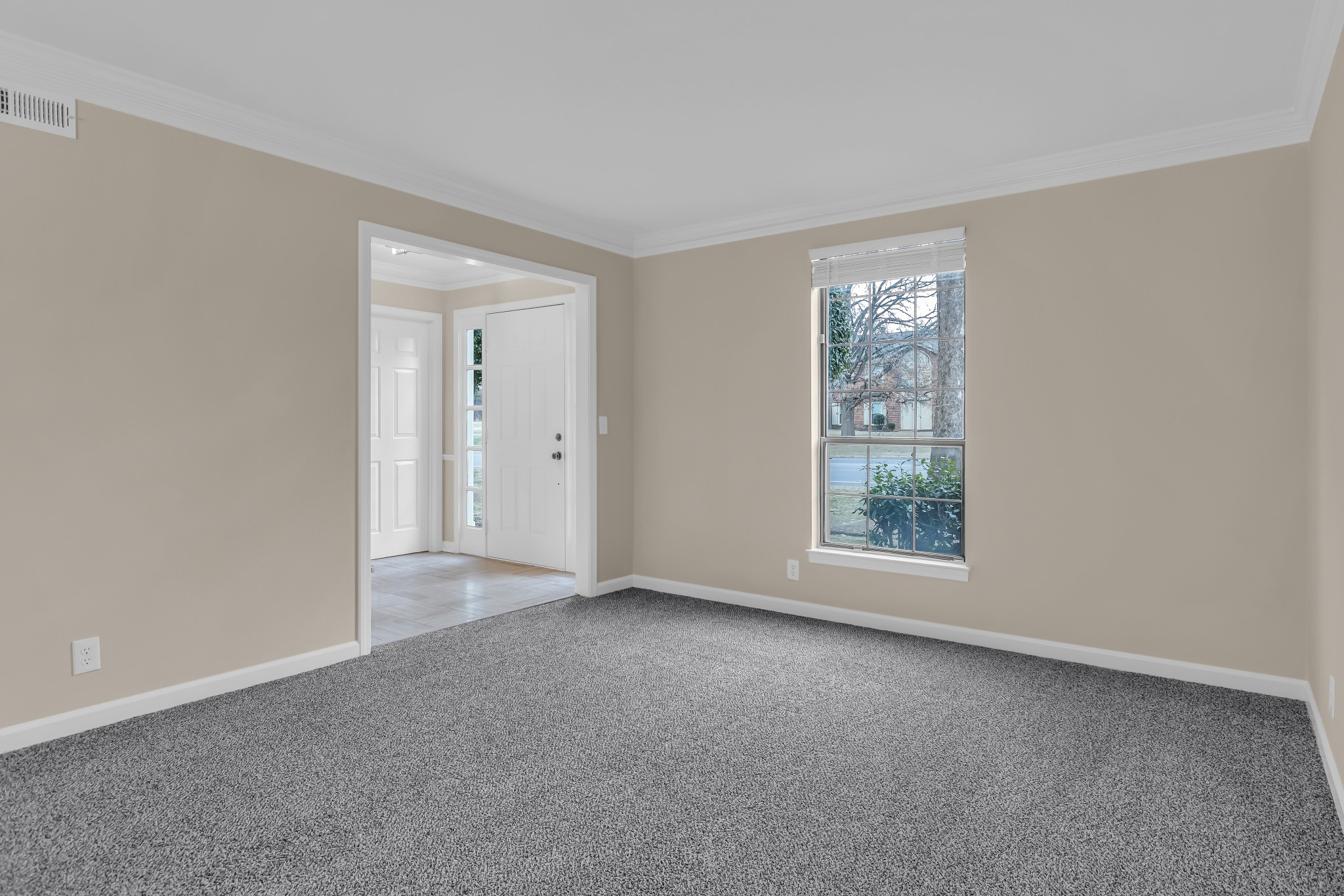 1205 General George Patton Road Nashville, TN 37221 - Photo 7 of 32 an empty room with windows and closet
