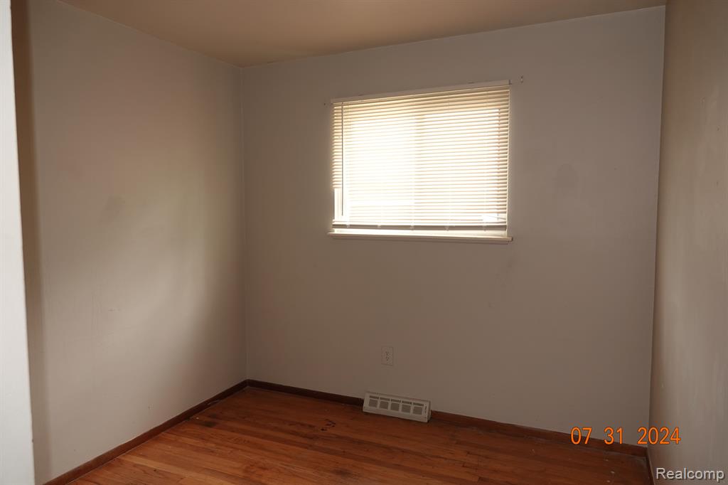 26911 Yale Street Inkster, MI 48141 - Photo 4 of 13