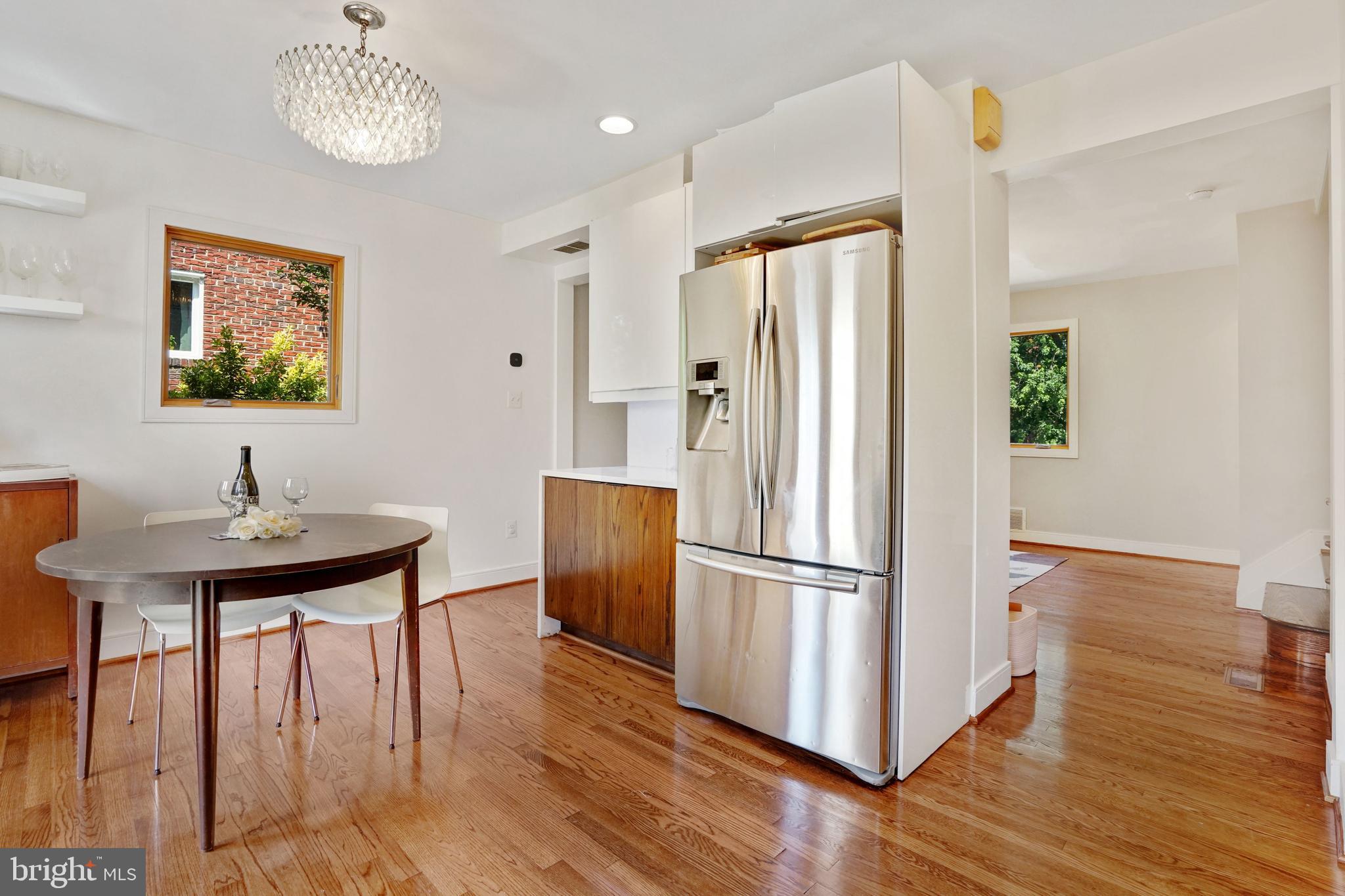 529 East Luray Avenue Alexandria, VA 22301 - Photo 4 of 33