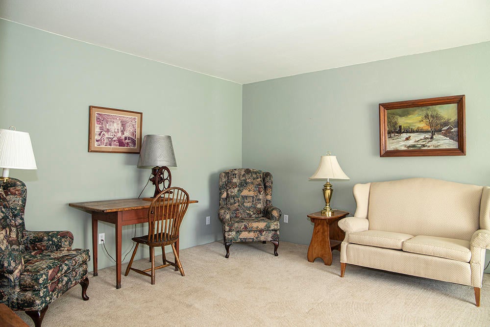 5201 Hugo Road Grants Pass, OR 97526 - Photo 4 of 40 355AE144-EEF6-4916-A39D-550D5299C3D7
