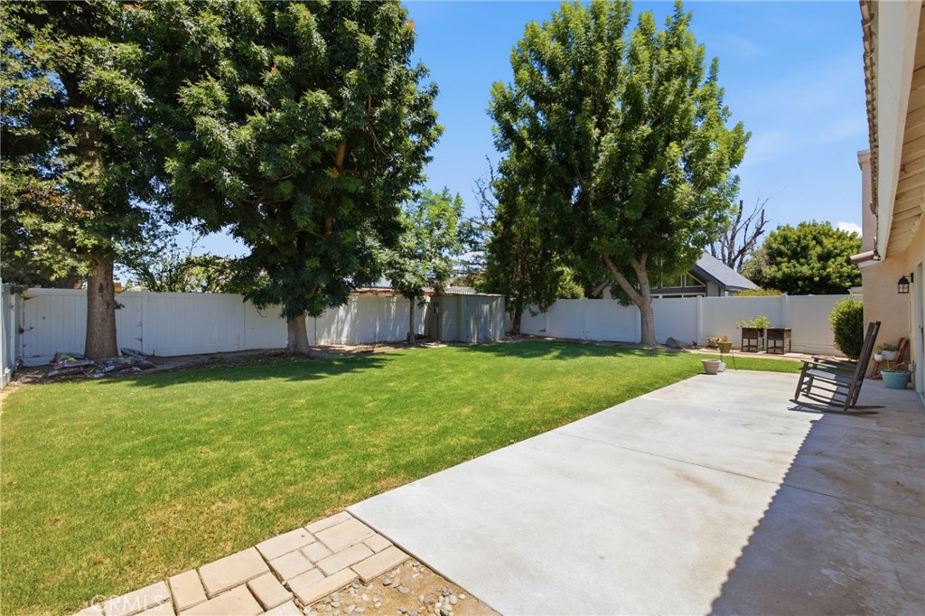 5716 March Meadows Way Bakersfield, CA 93313 - Photo 35 of 47