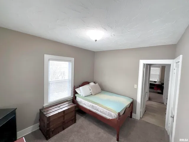 $205,000 | 1611 25th Street, Moline, IL 61265