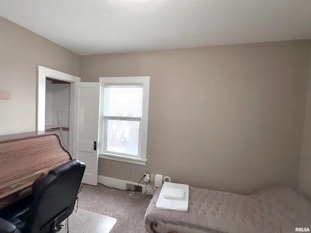 $205,000 | 1611 25th Street, Moline, IL 61265