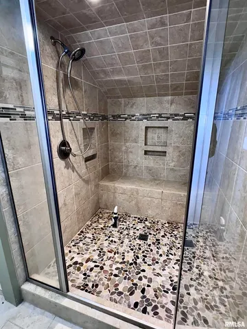 $205,000 | 1611 25th Street, Moline, IL 61265