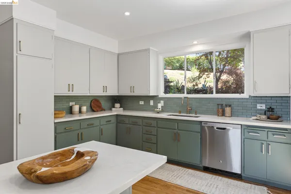 $1,748,000 | 5727 La Salle Avenue, Oakland, CA 94611