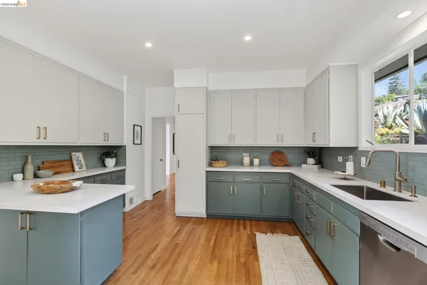 $1,748,000 | 5727 La Salle Avenue, Oakland, CA 94611