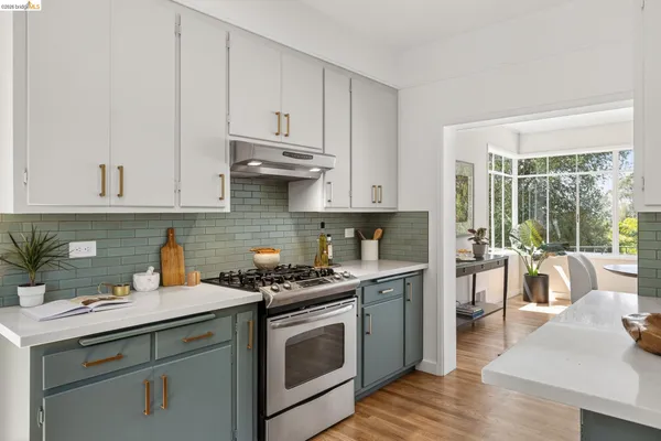 $1,748,000 | 5727 La Salle Avenue, Oakland, CA 94611