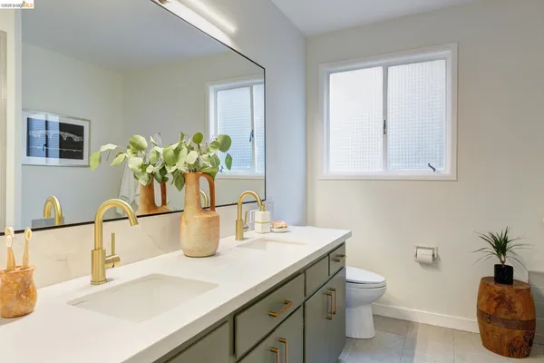 $1,748,000 | 5727 La Salle Avenue, Oakland, CA 94611