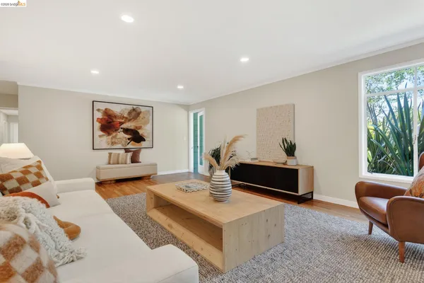 $1,748,000 | 5727 La Salle Avenue, Oakland, CA 94611