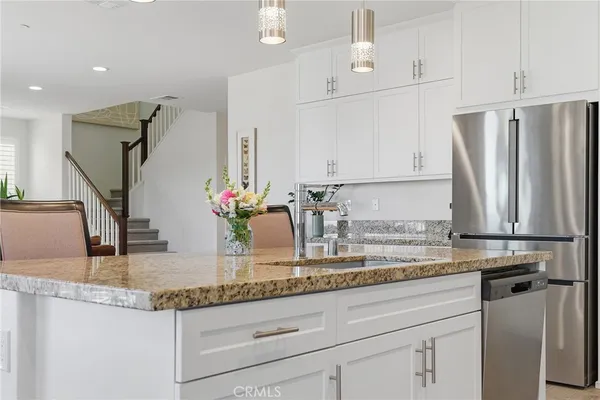 $989,999 | 18106 Meridian Lane, Saugus, CA 91350