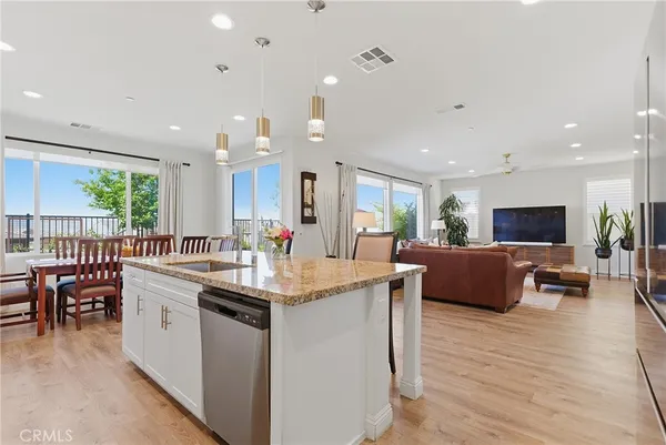 $989,999 | 18106 Meridian Lane, Saugus, CA 91350