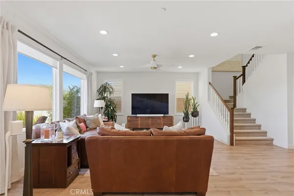 $989,999 | 18106 Meridian Lane, Saugus, CA 91350