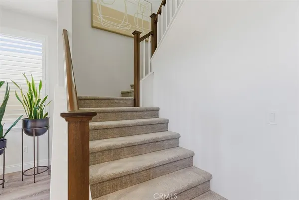 $989,999 | 18106 Meridian Lane, Saugus, CA 91350