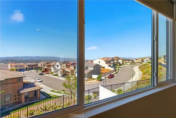 $989,999 | 18106 Meridian Lane, Saugus, CA 91350