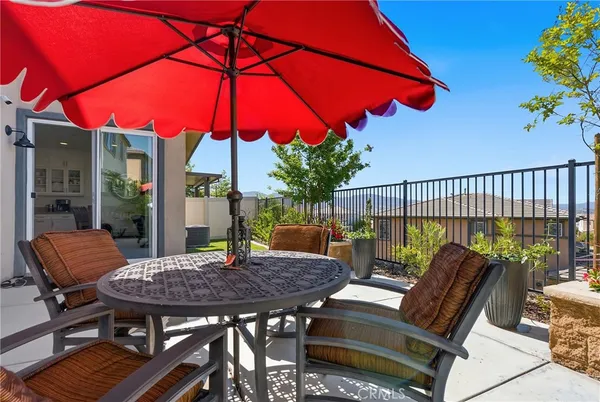 $989,999 | 18106 Meridian Lane, Saugus, CA 91350
